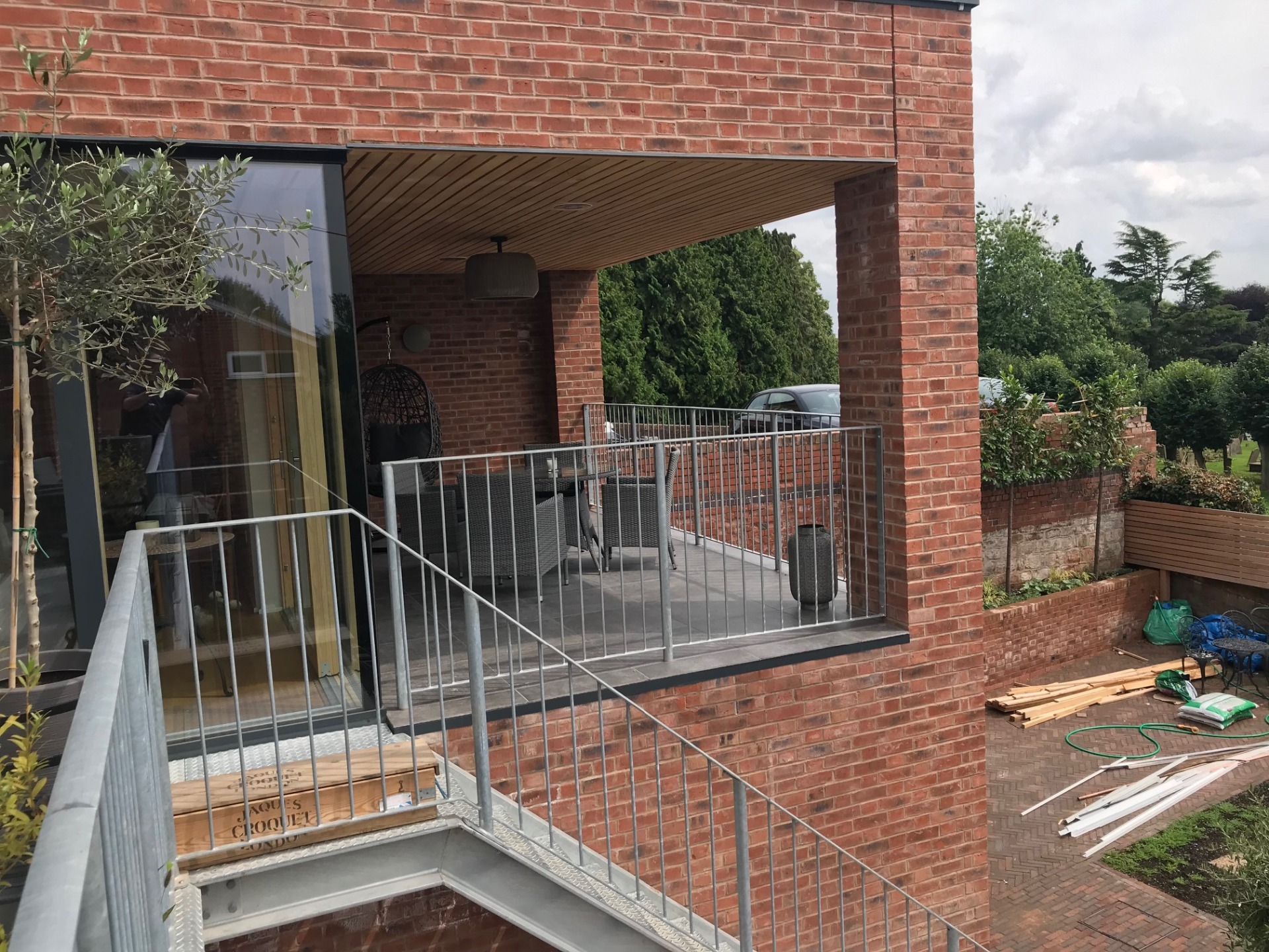 Mild Steel Vertical Bar Stair Balustrade with a Convex Handrail