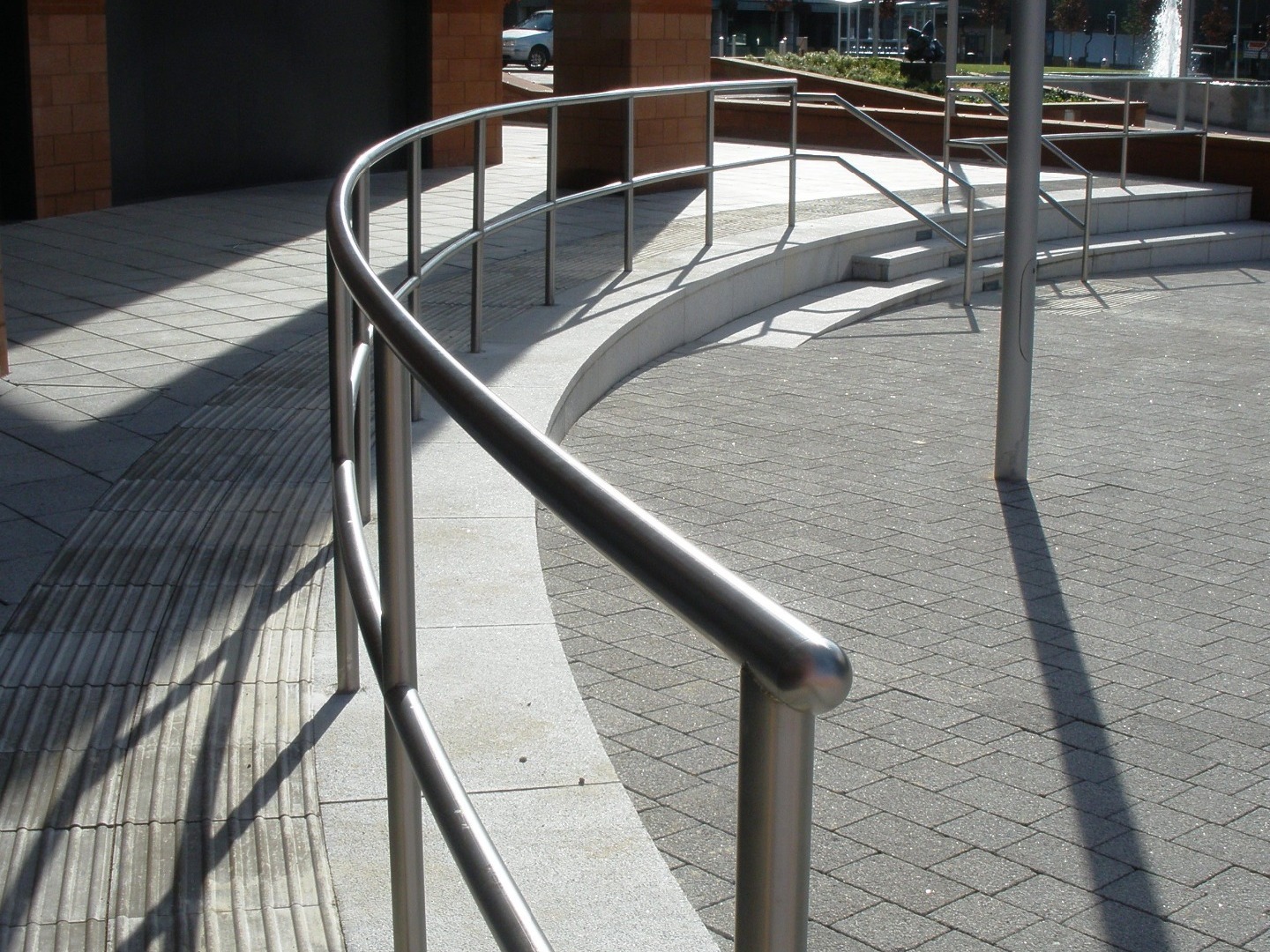 Curved Stainless Steel Handrail with Mid-Rail